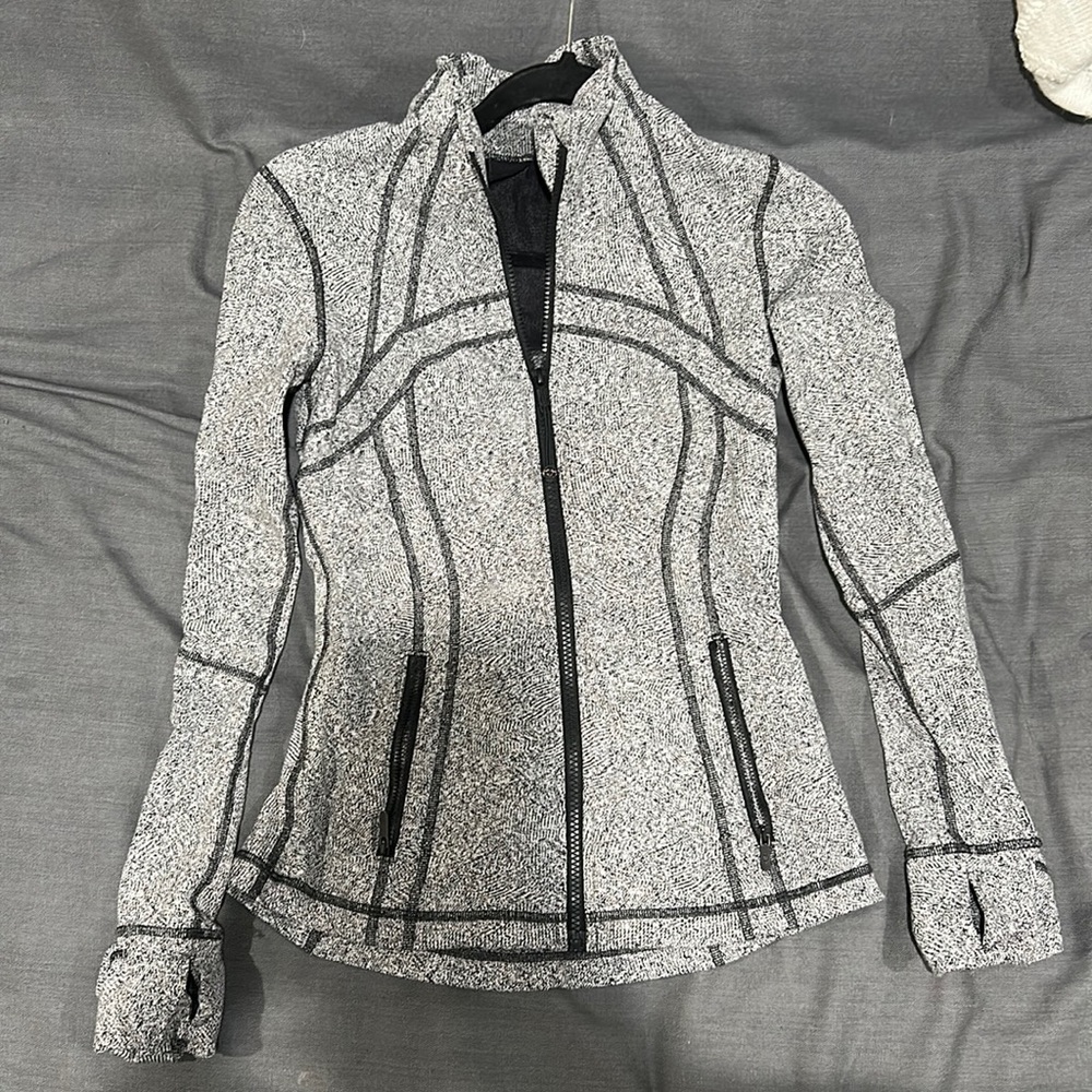 Lululemon Size 6 Women’s Zip Up